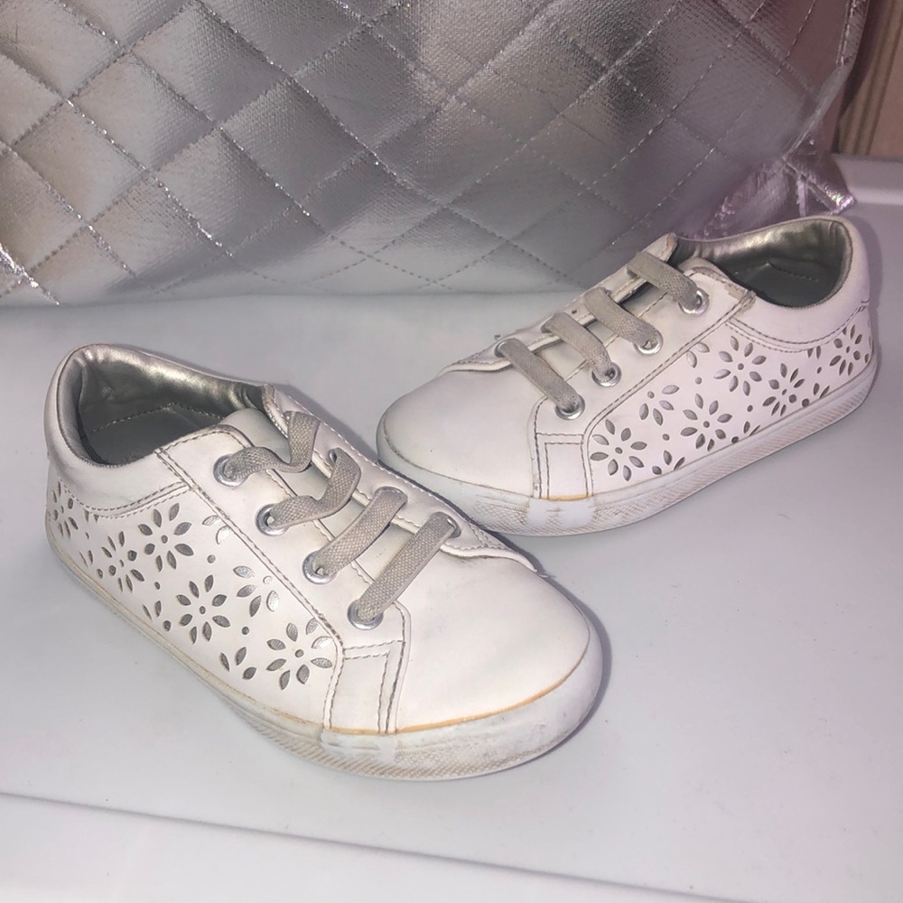 Janie & Jack toddler girl eyelet sneakers size 9